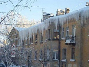 Сброс снега с крыш 